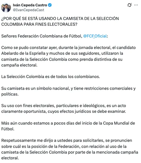 Cepeda cuestionó el uso de la camiseta de la Selección y las redes le recordaron los antecedentes de Petro. Abelardo también le respondió