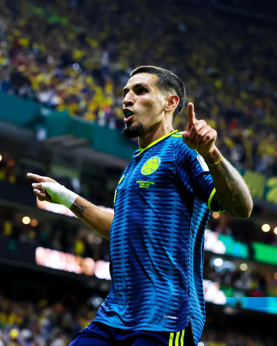 Colombia debutó con pie derecho, un triunfo trabajado para asumir el liderato del Grupo K