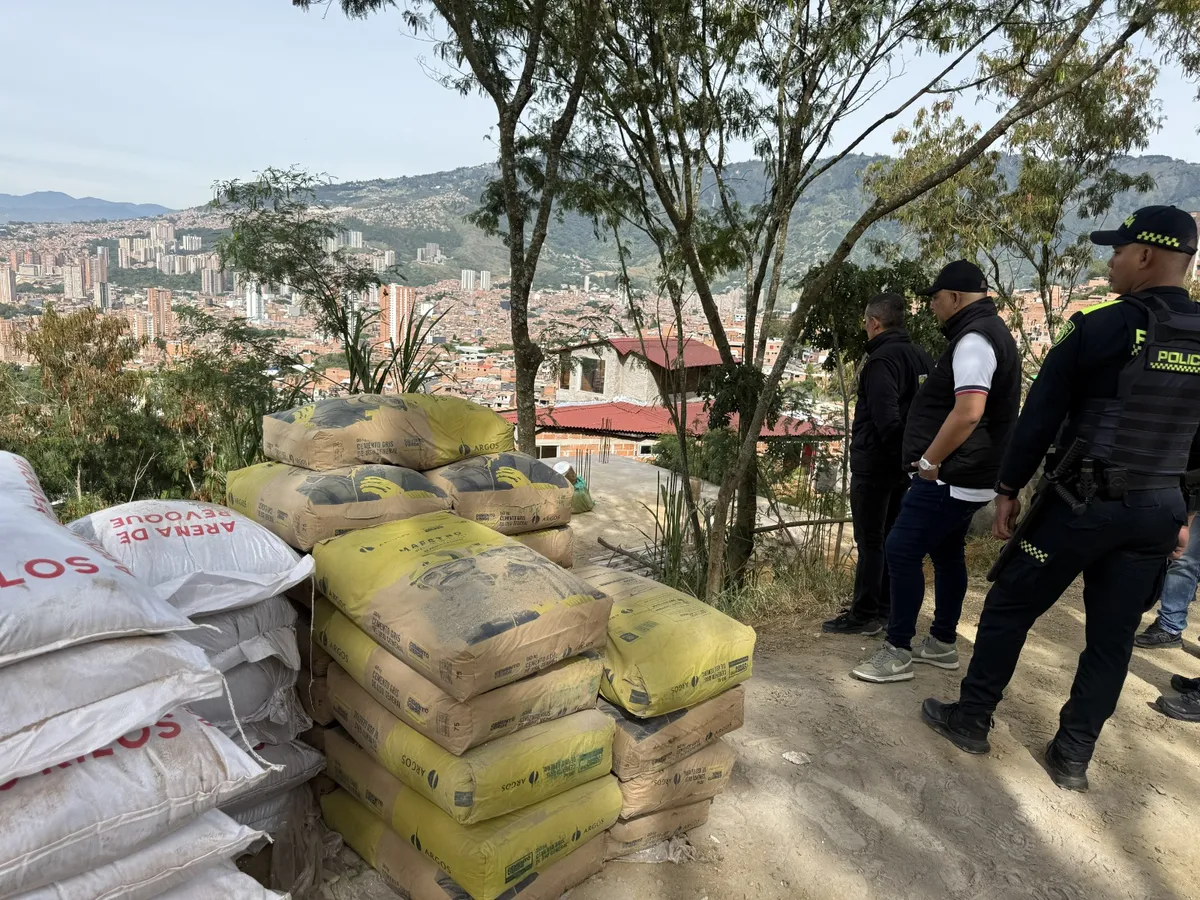 Diez obras ilegales fueron intervenidas durante nuevo operativo de protección del Cerro Quitasol en Bello
