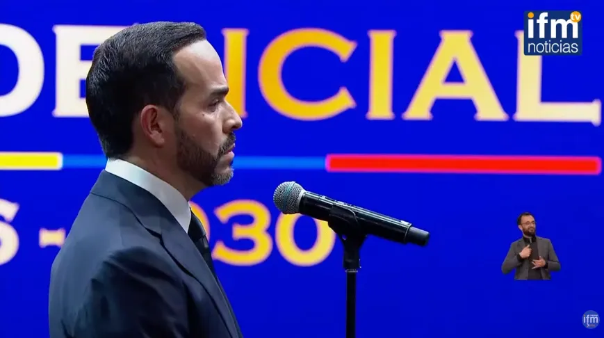 Abelardo De la Espriella asumió la Presidencia de Colombia y José Manuel Restrepo se posesionó como vicepresidente