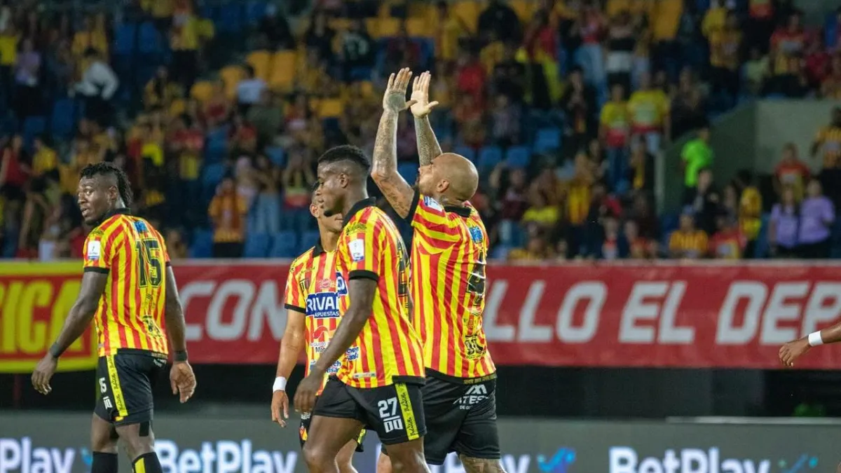 ¡Vuelve y juega! Jugadores de Pereira se pararon en la raya