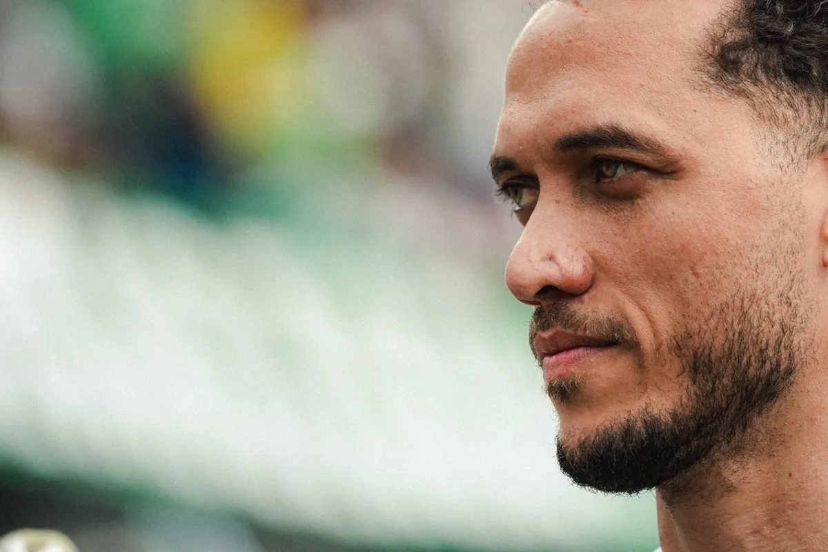 El abrazo del sobreviviente, Hélio Neto regresó a Medellín para honrar la vida y la gratitud
