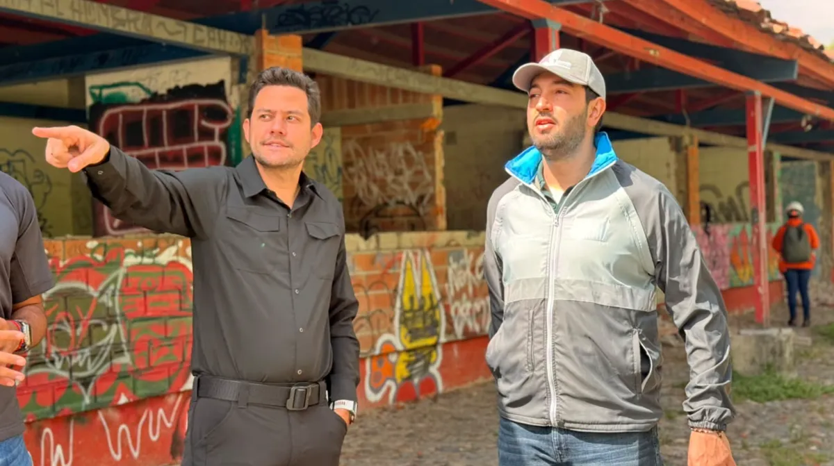 Alcaldía de Medellín demolió antiguas pesebreras vinculadas al narcotráfico en San Cristóbal