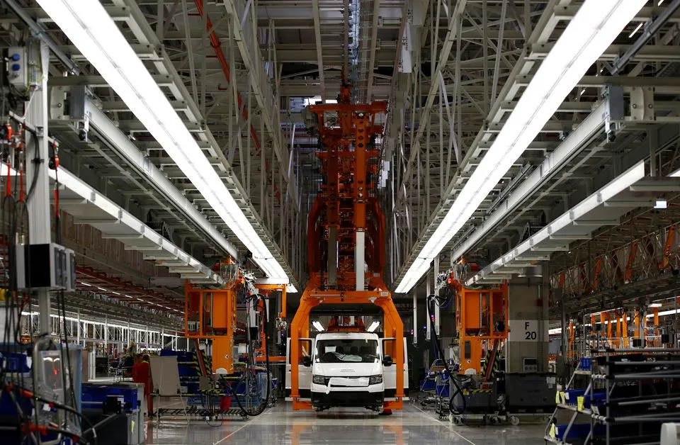 Volkswagen podría tener que reducir aún más su producción debido a escasez de chips