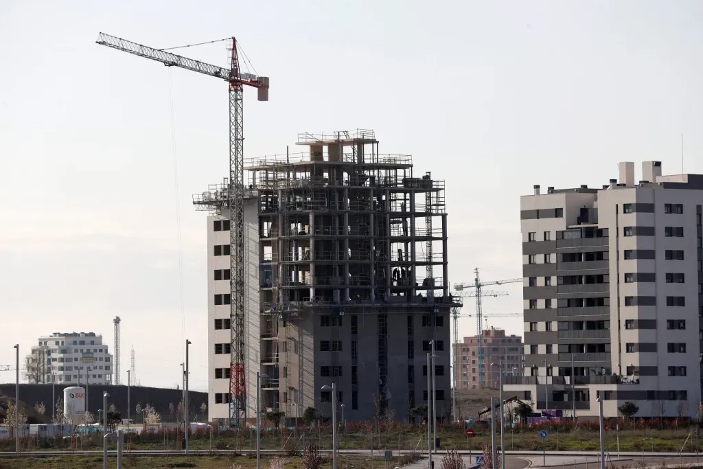 «Factores que impactan la caída sin precedentes en la venta de vivienda nueva»