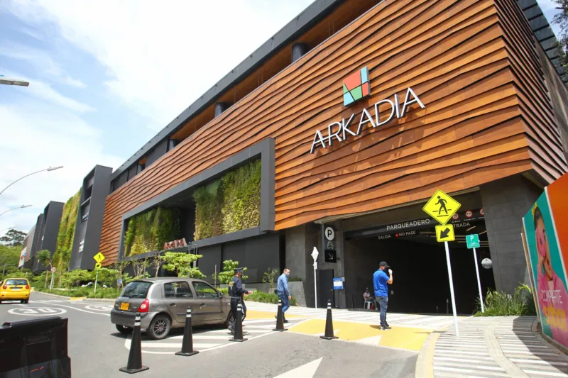 (NOTAS ECONÓMICAS) ARKADIA centro comercial acoge tres nuevas marcas