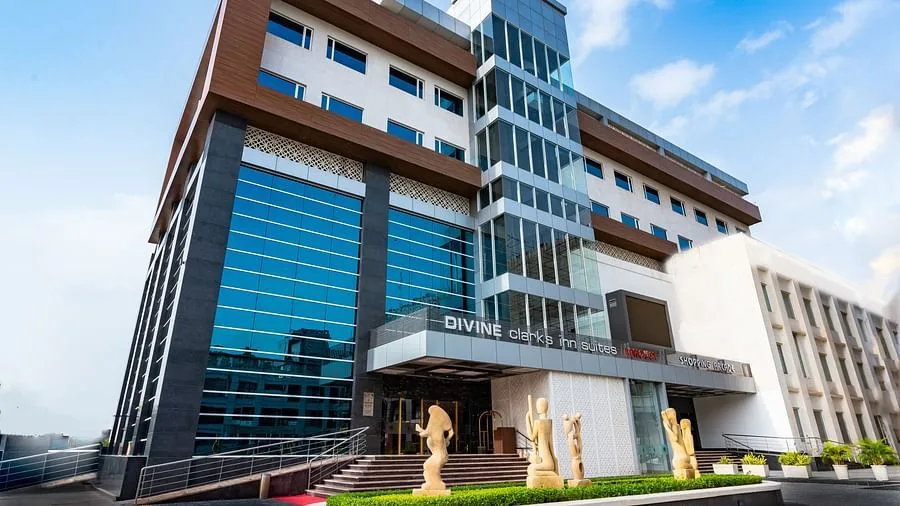 Divine Clarks Inn Suites 