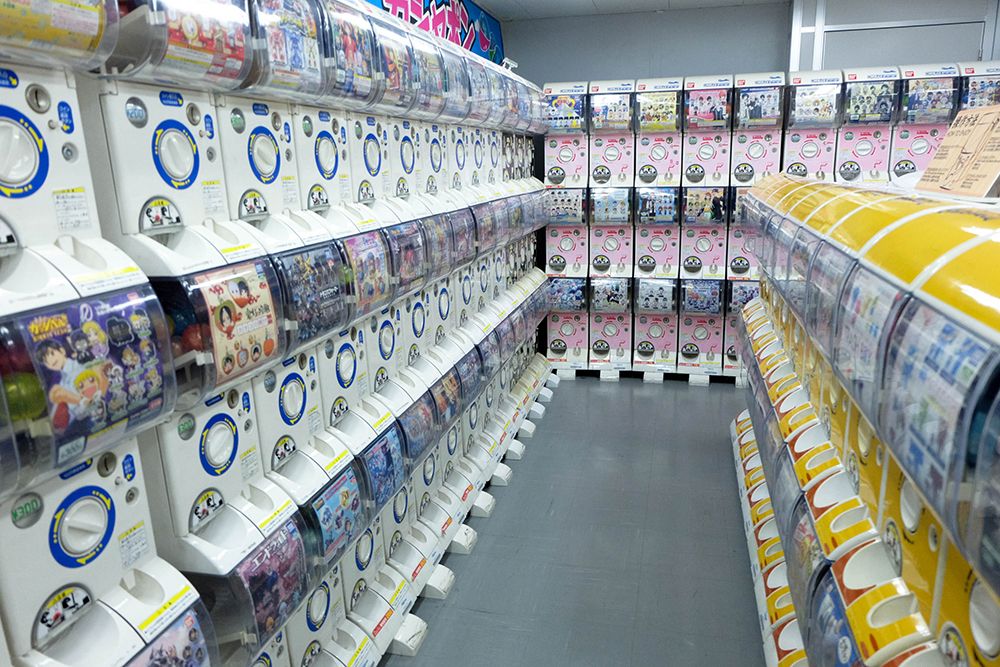 Super-expensive capsule toys – Trying out Japan's Premium Gachapon  machine【Photos】 | SoraNews24 -Japan News-