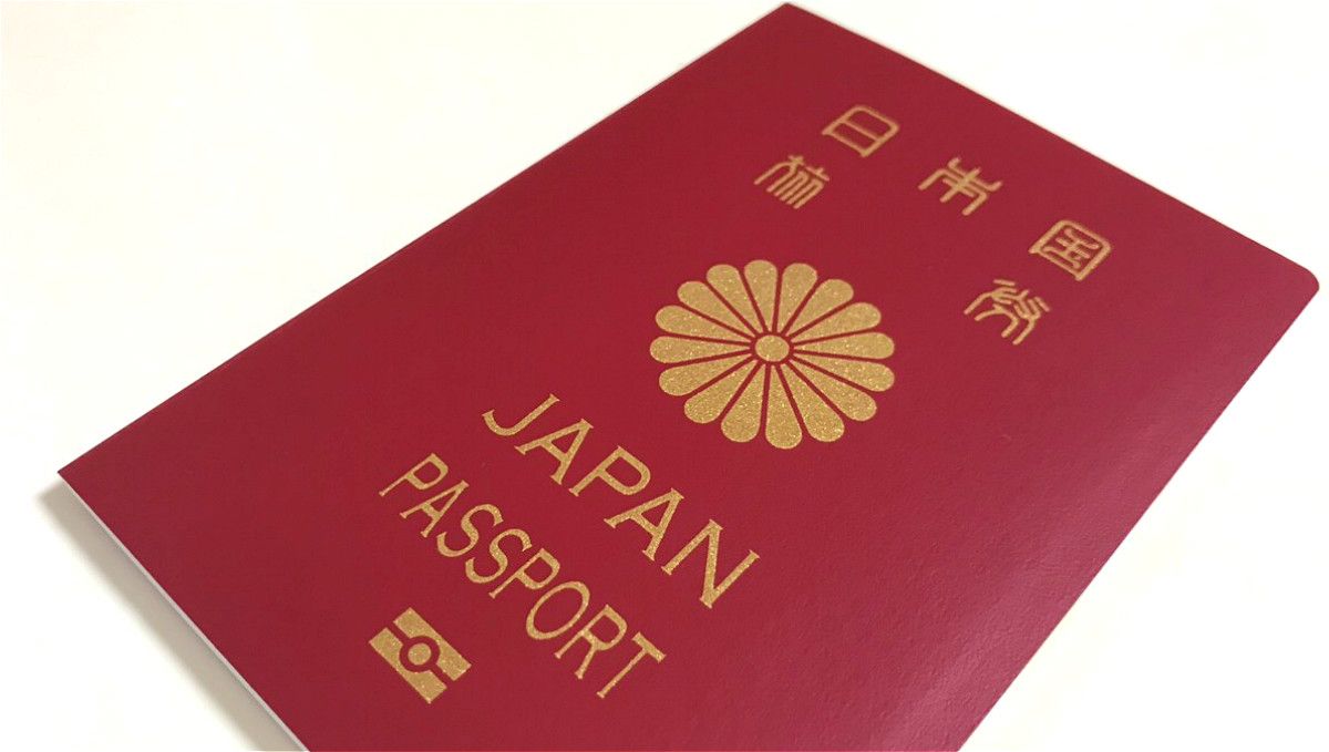 Top 10 World's Most Powerful Passports - Singapore Overtake Japan