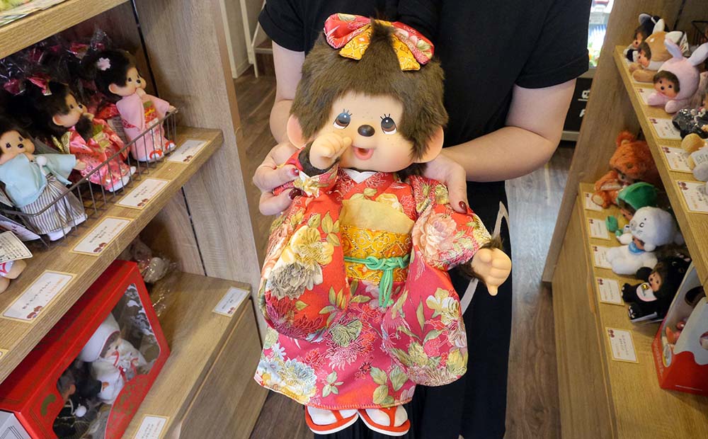 후리소데를 입은 Monchhichi 몬치치