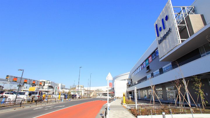 LaLaPort Tachikawa Tachihi Shopping Mall in Tachikawa city Tokyo Japan  Stock Photo - Alamy