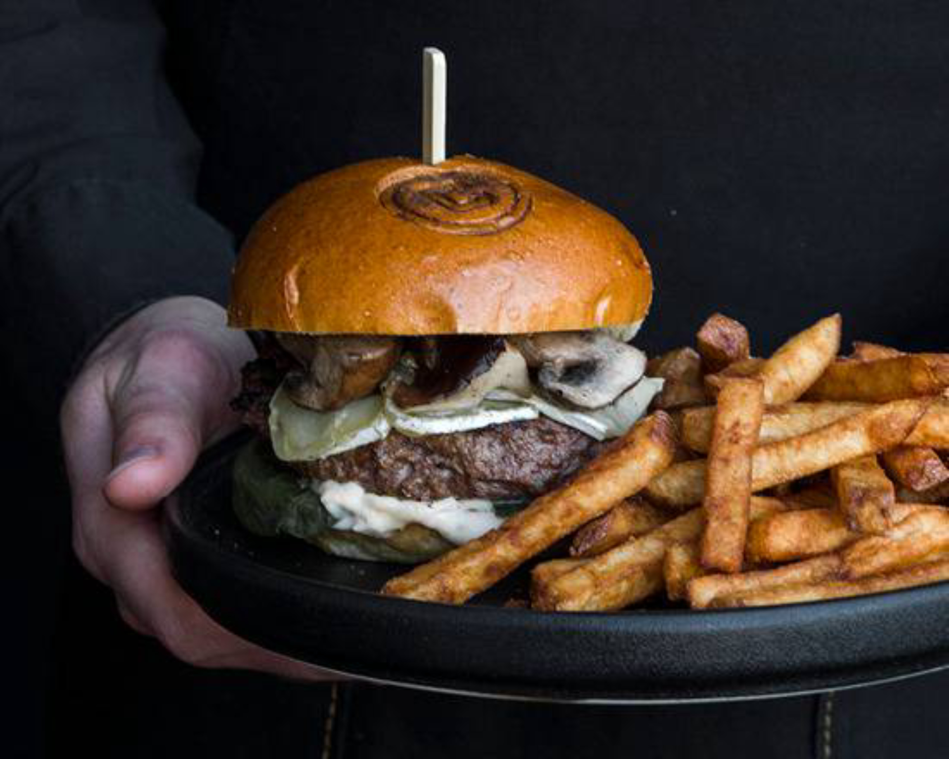 Burger au brie et aux champignons / Mushroom and Brie Burger