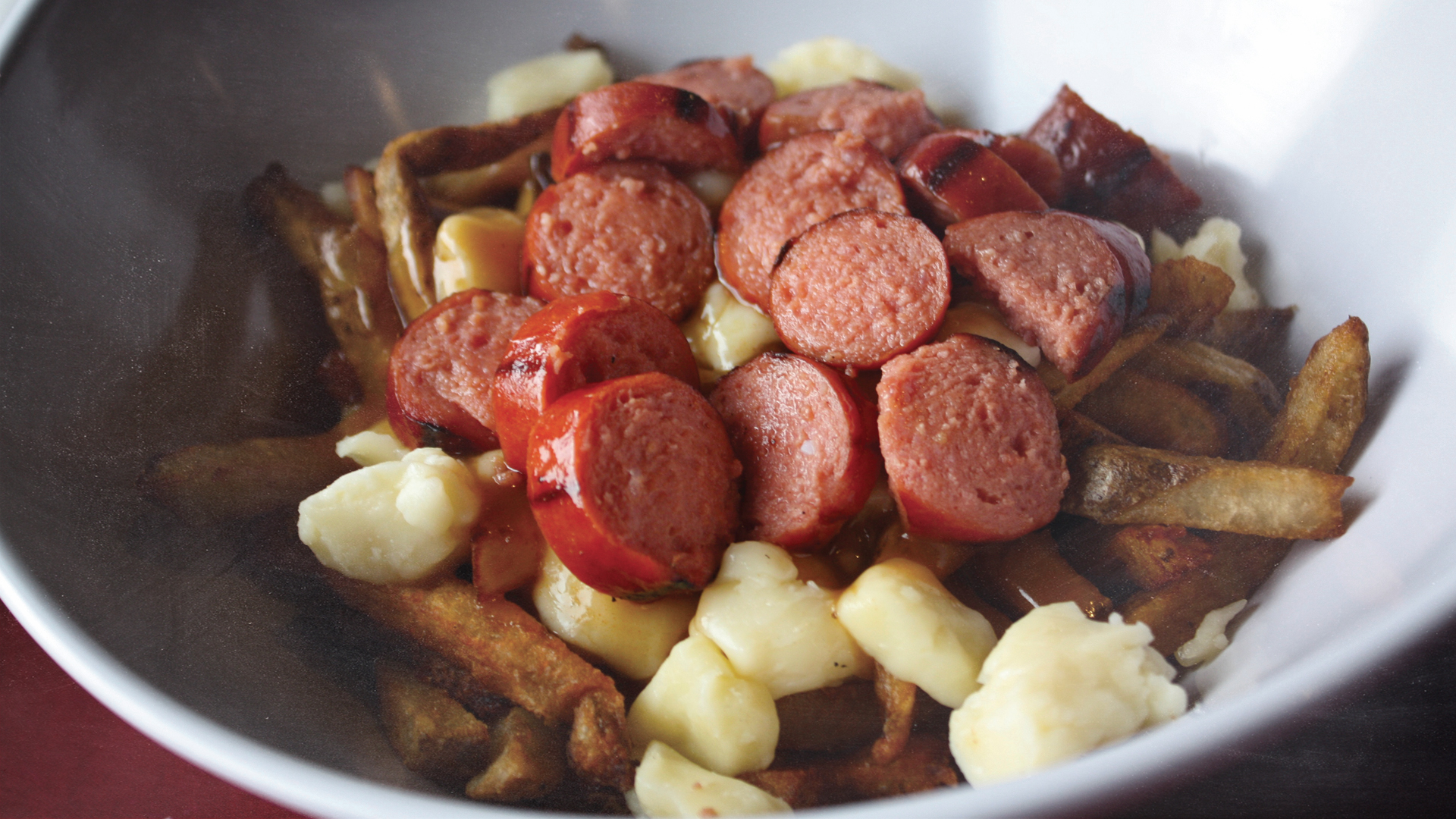 Poutine à la saucisse hot dog / Hot Dog Poutine