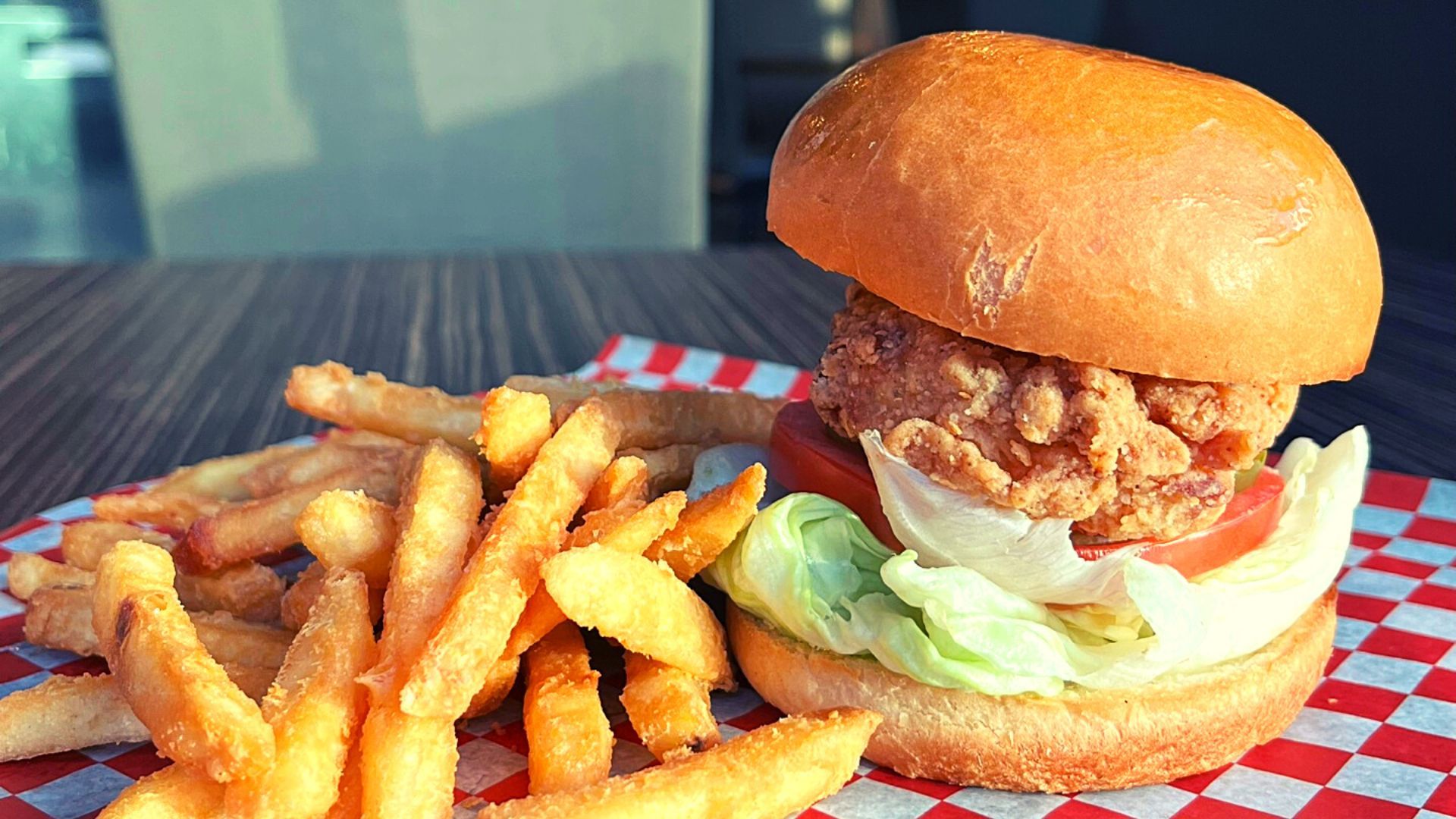 Crispy chicken burger