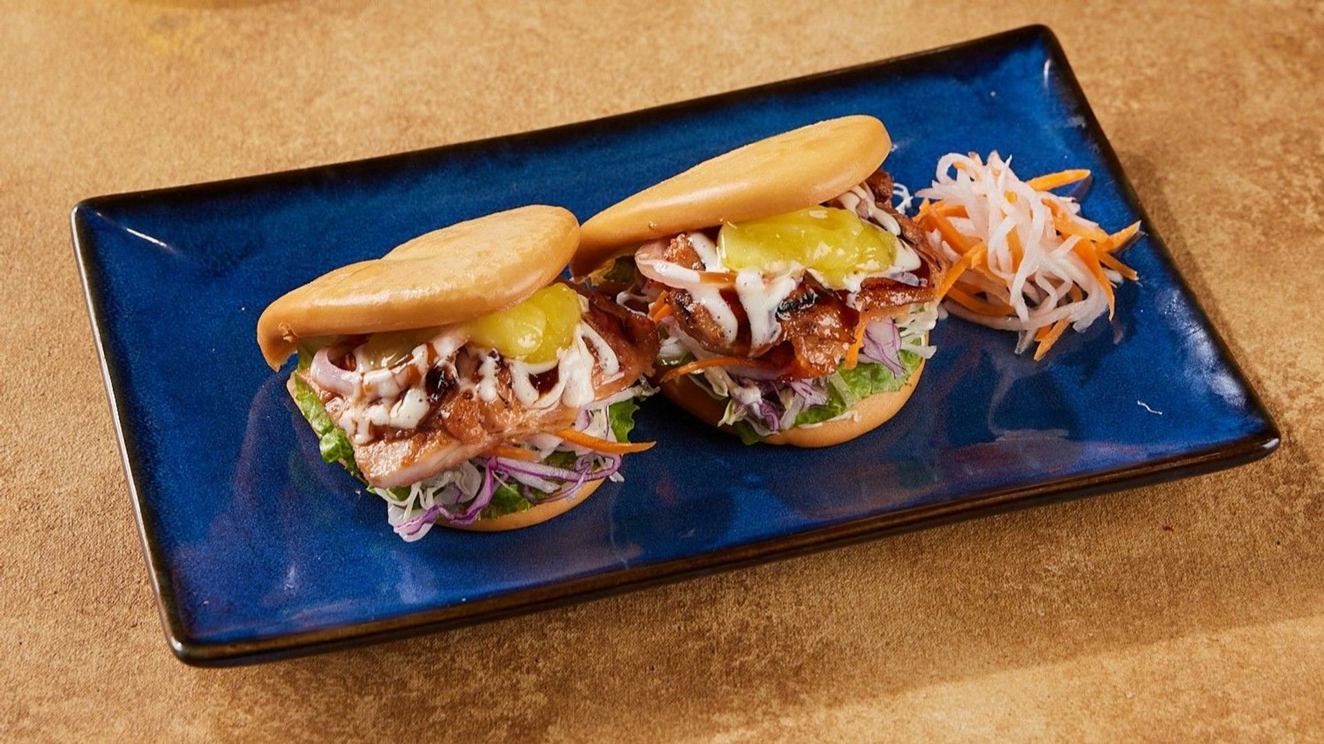 Q10L. Grilled Chicken in Bao