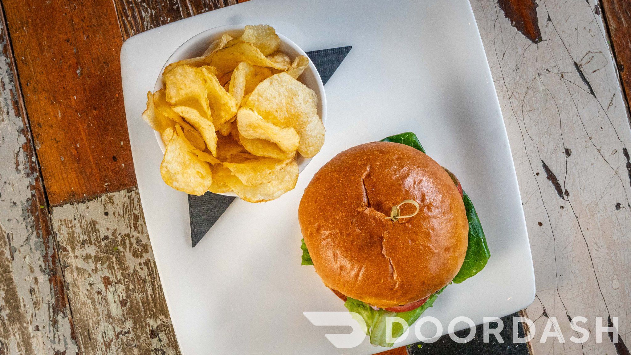 R&B Burger w/ kettle chips