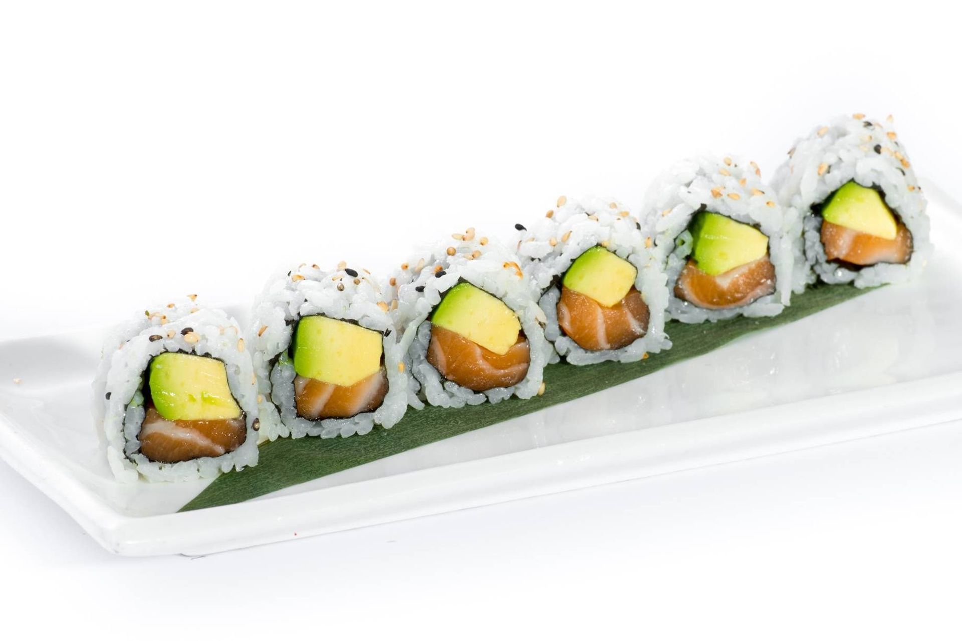 M06. Avocado Salmon Roll (6 Pcs)