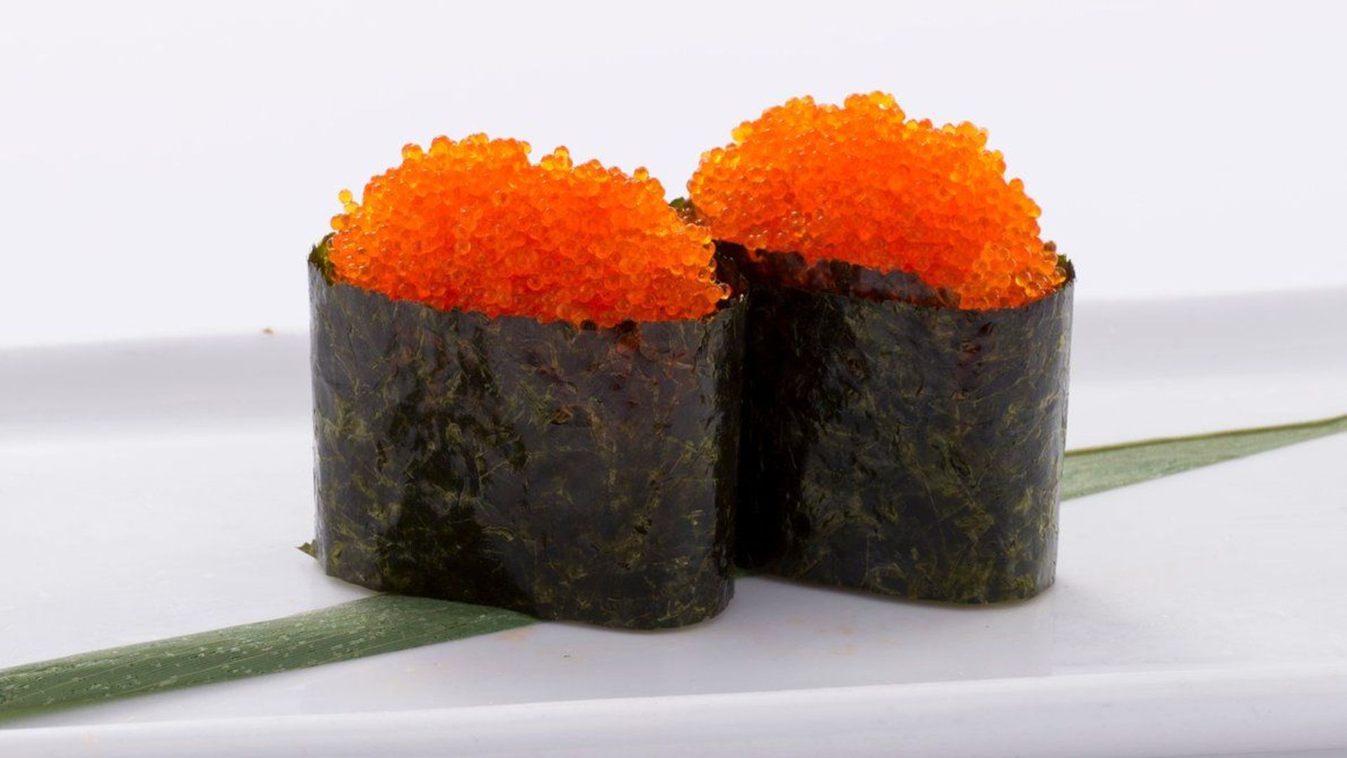 Tobiko Sushi (3 Pcs)