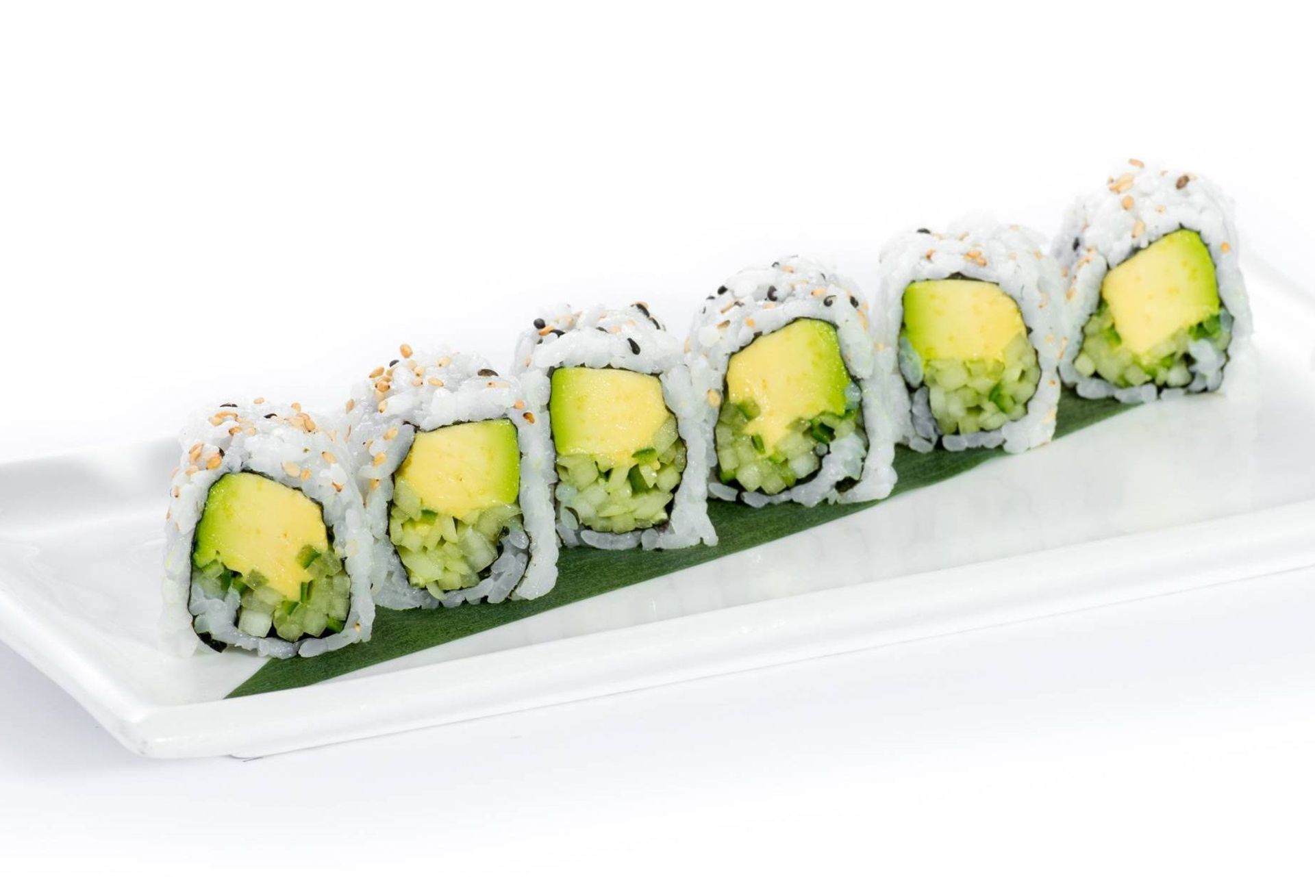 VM06. Avocado Cucumber Roll (6 Pcs)