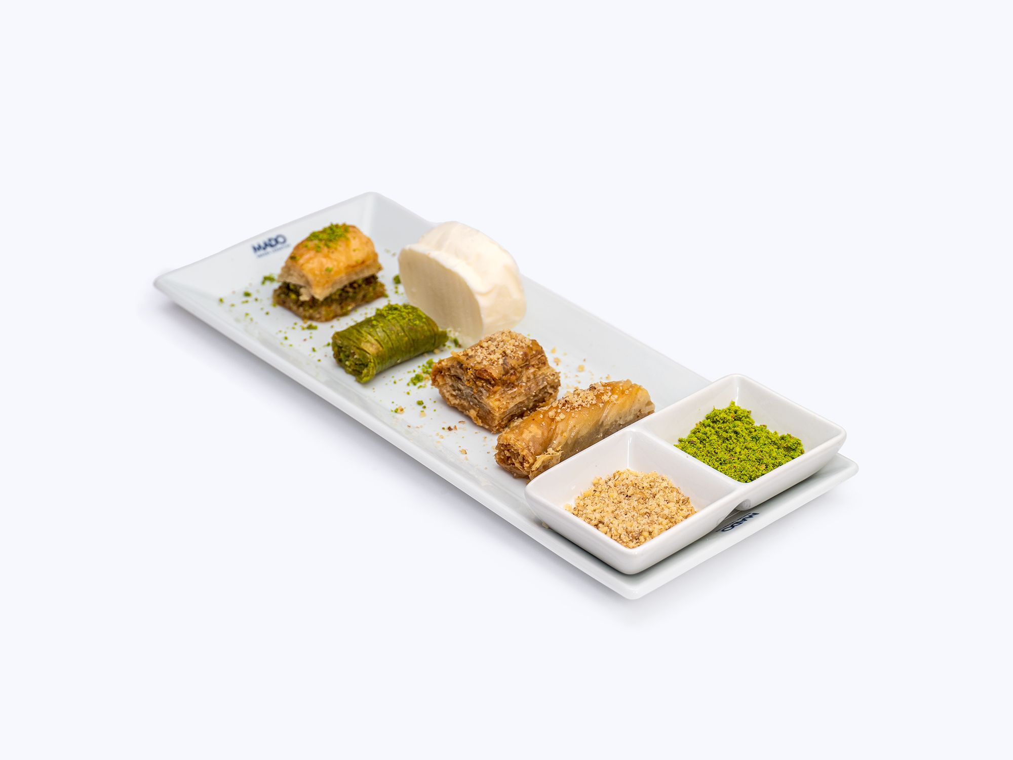 Mixed Dessert Plate (4 Slices)