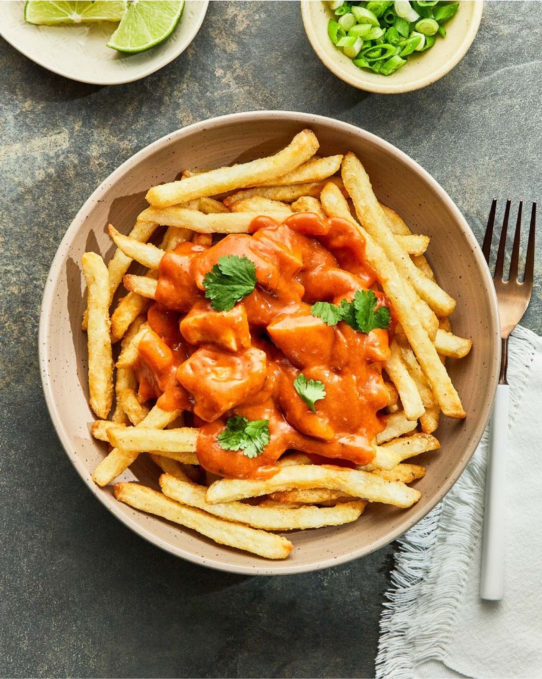 BUTTER CHICKEN POUTINE