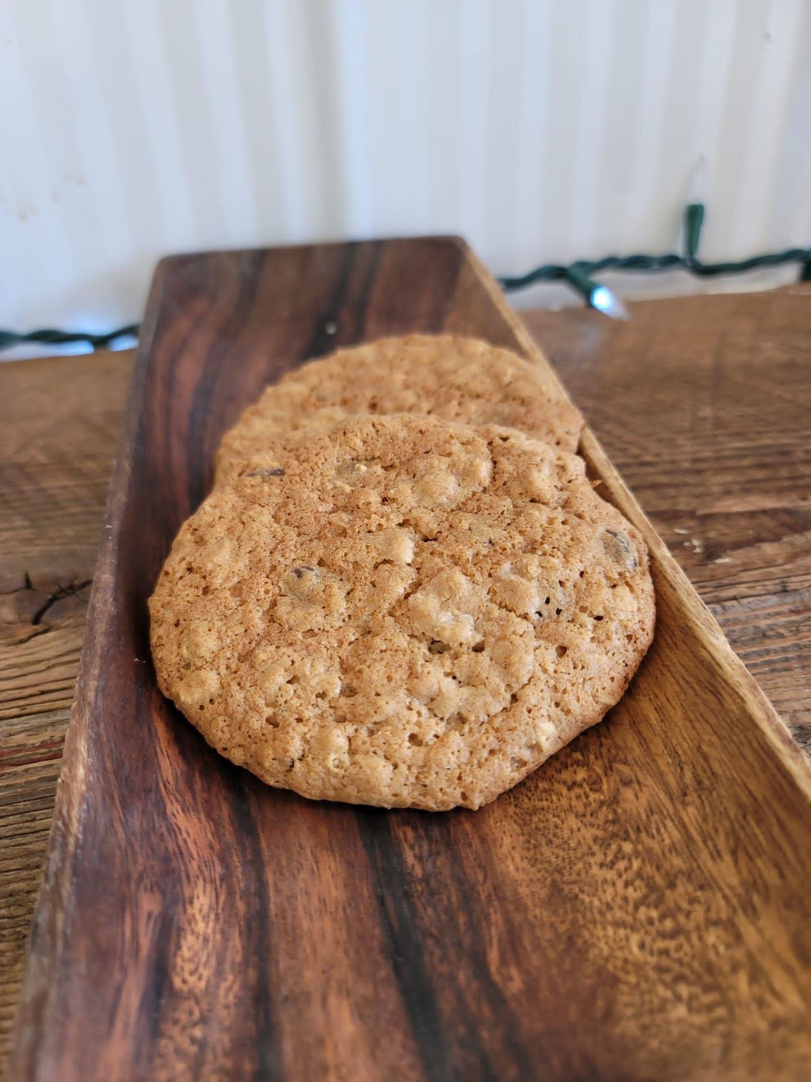 Oatmeal Dark Chocolate Chip Cookie