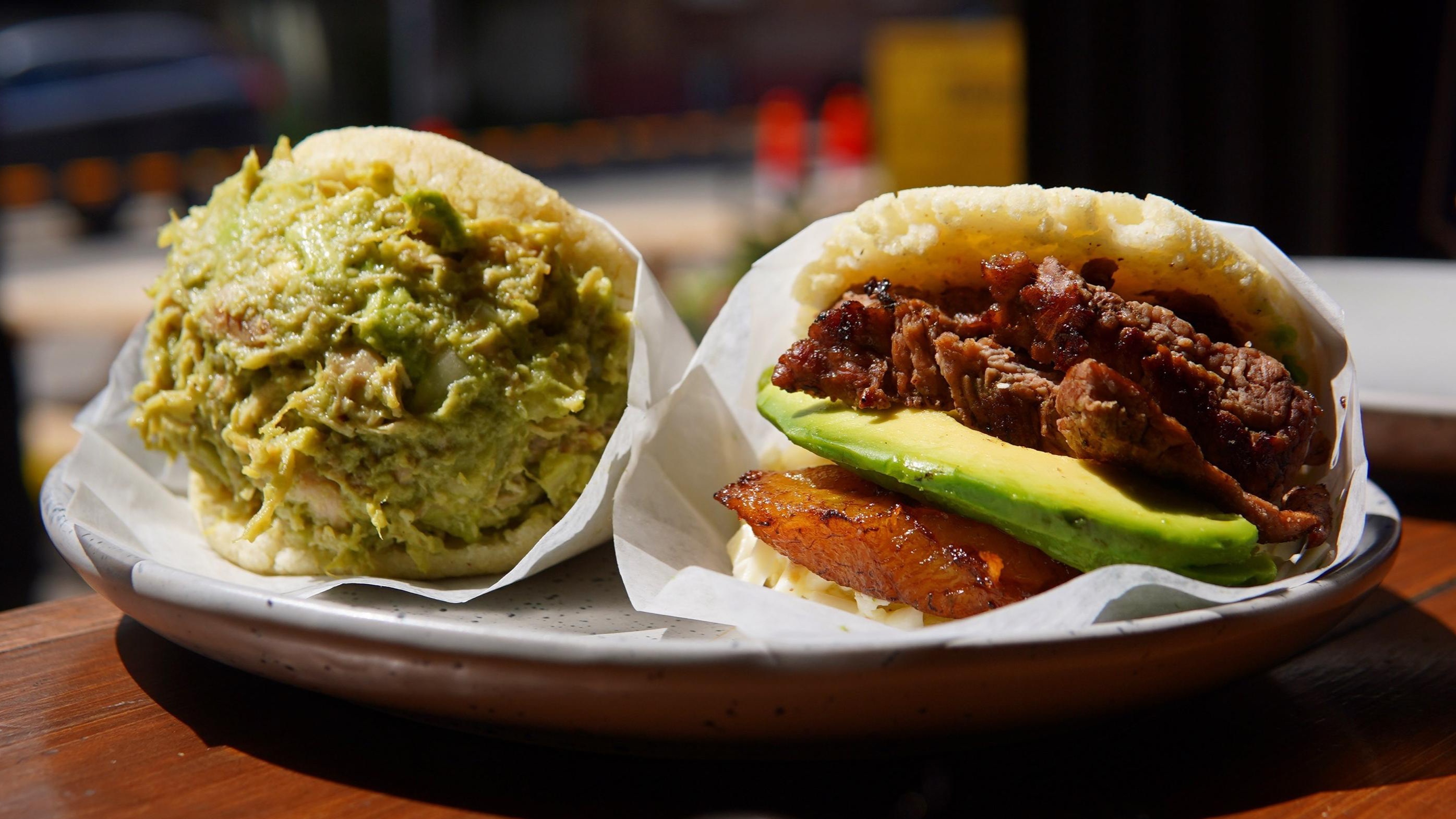Arepa Combo X2(2 Arepa + 2 Empy + Yuca + sauces)