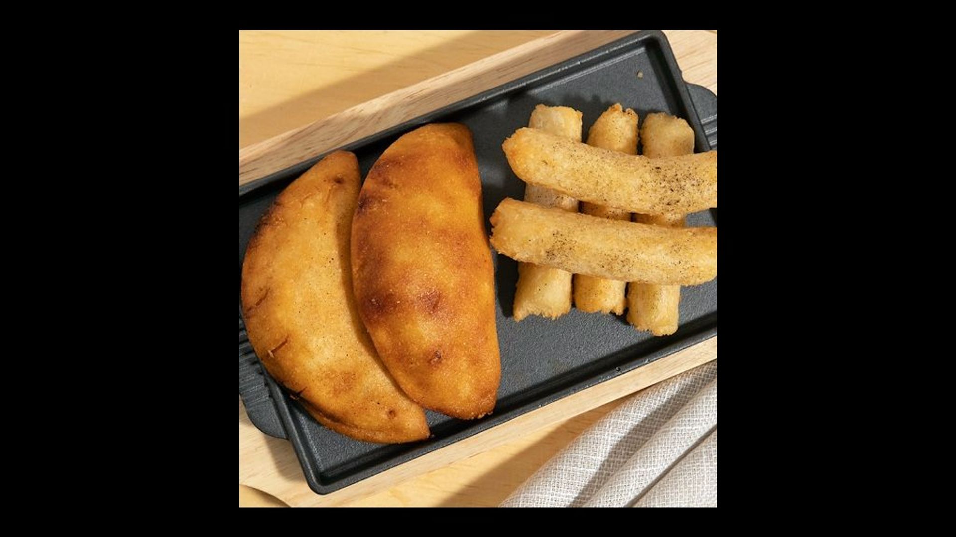  2 Empanadas + With Yuca Fries