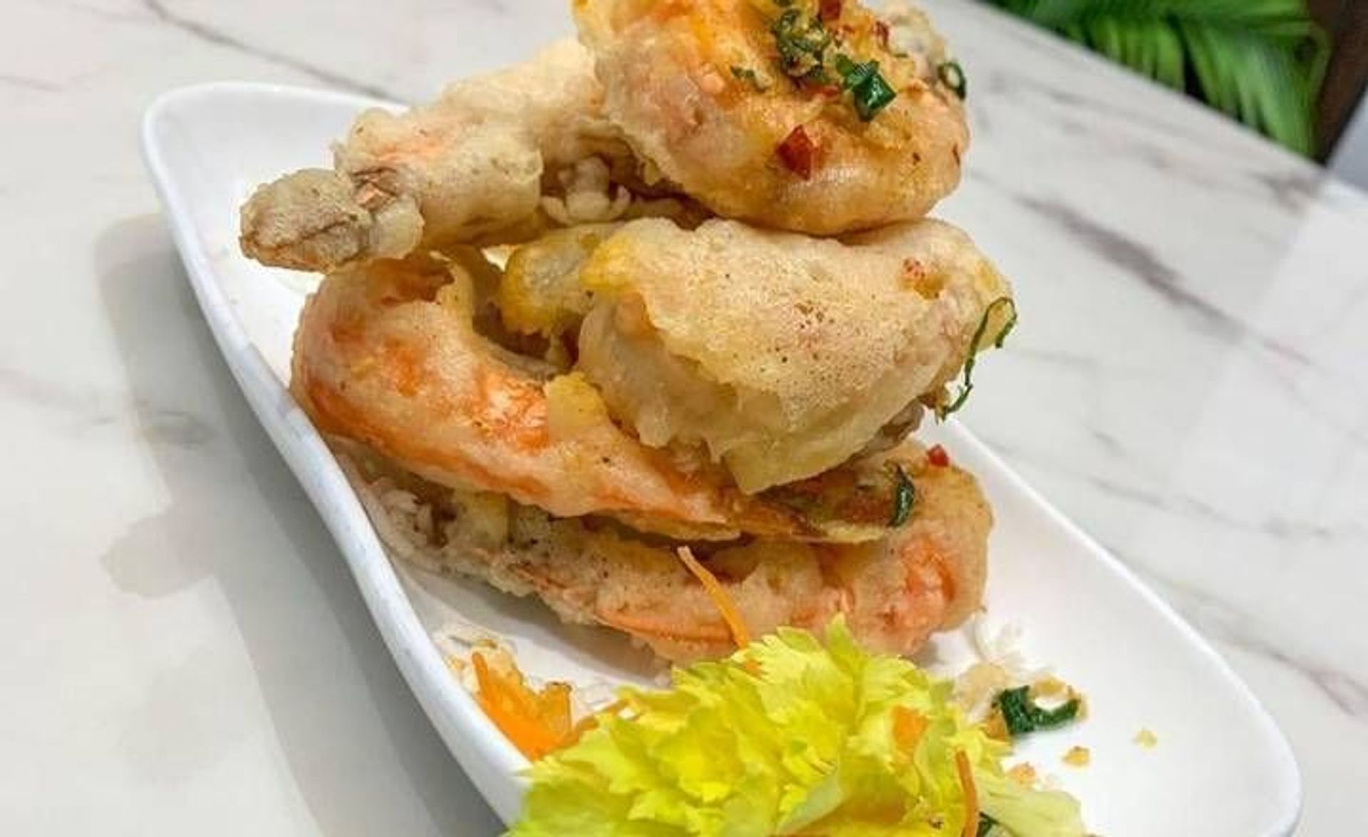椒鹽中蝦 , Deep Fried Prawns w/ Spicy Salt E16