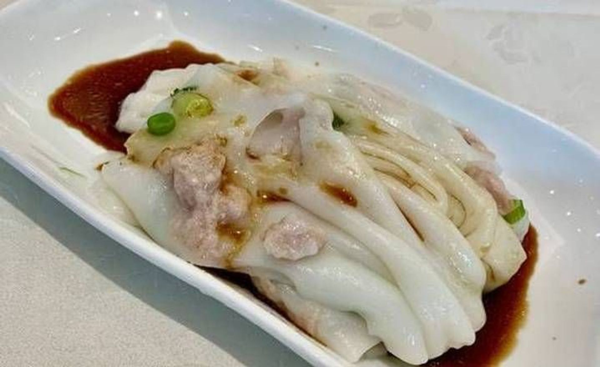 香茜瘦肉手刮腸, Sliced Pork & Coriander Rice Noodle Roll L20