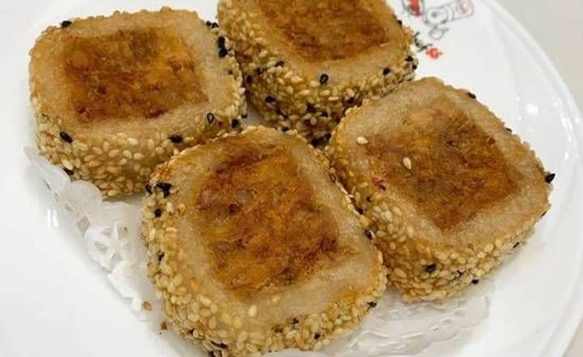 芝麻芋絲餅, Pan Fried Sesame Taro Cake M38