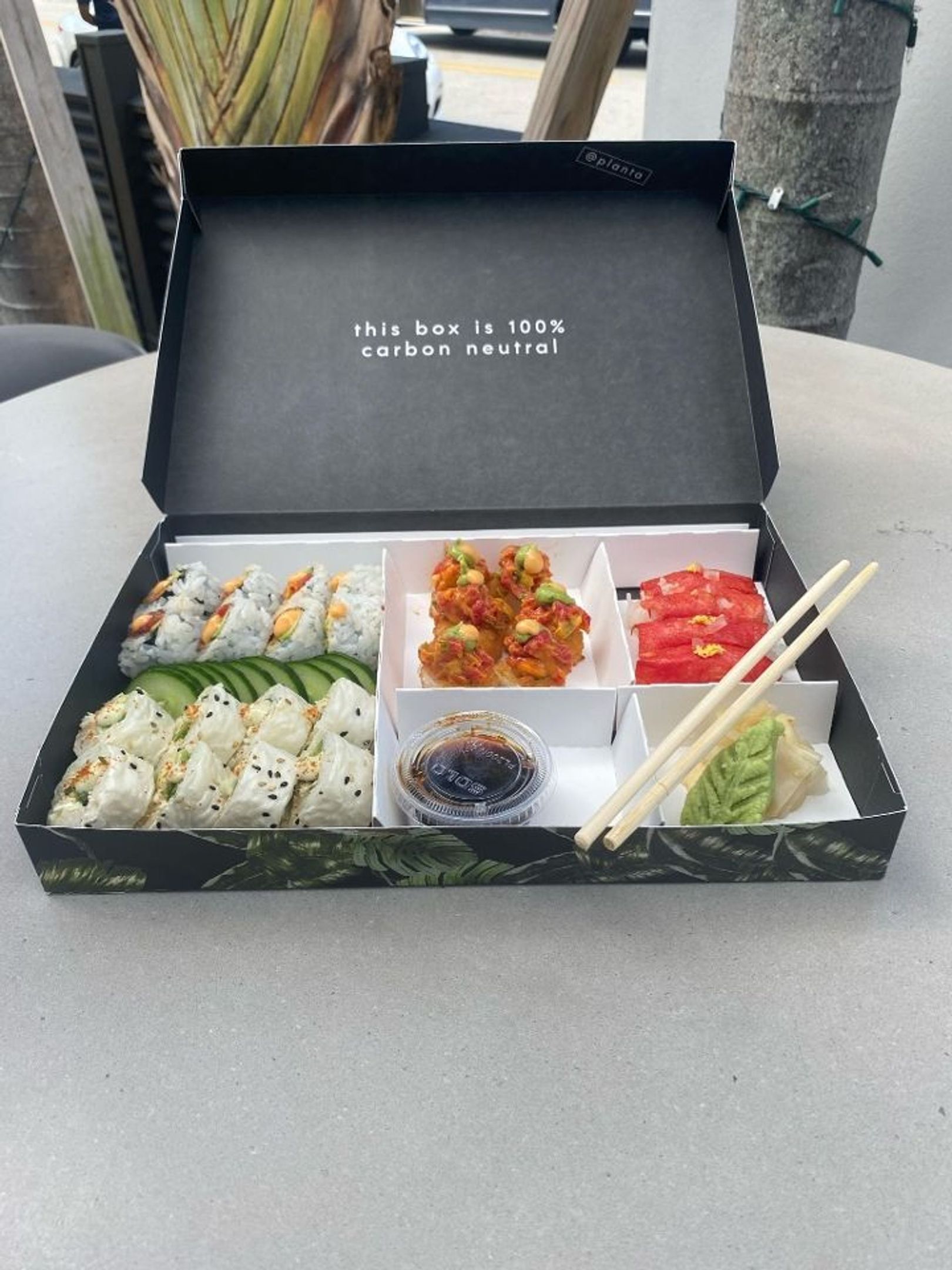 THE SUSHI BOX*