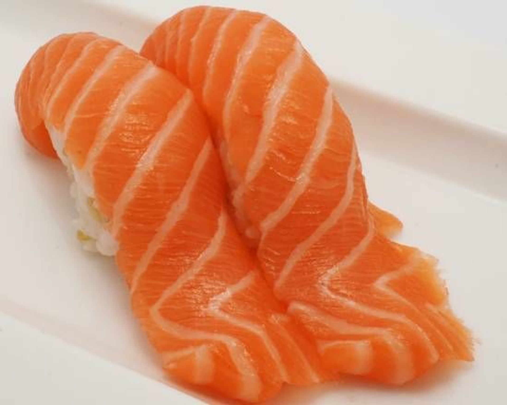 Salmon Sushi (2 pcs)