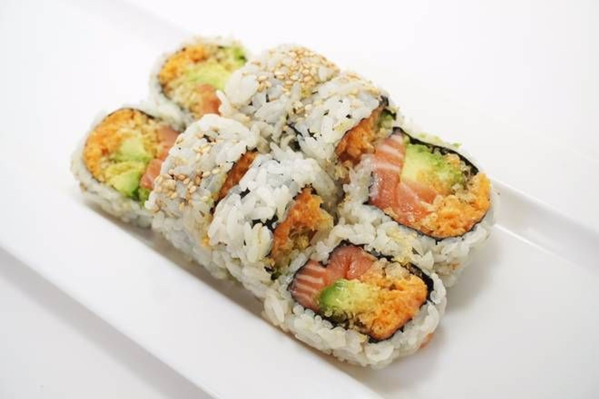 Spicy Crunchy Salmon Avocado Roll (8 pcs)