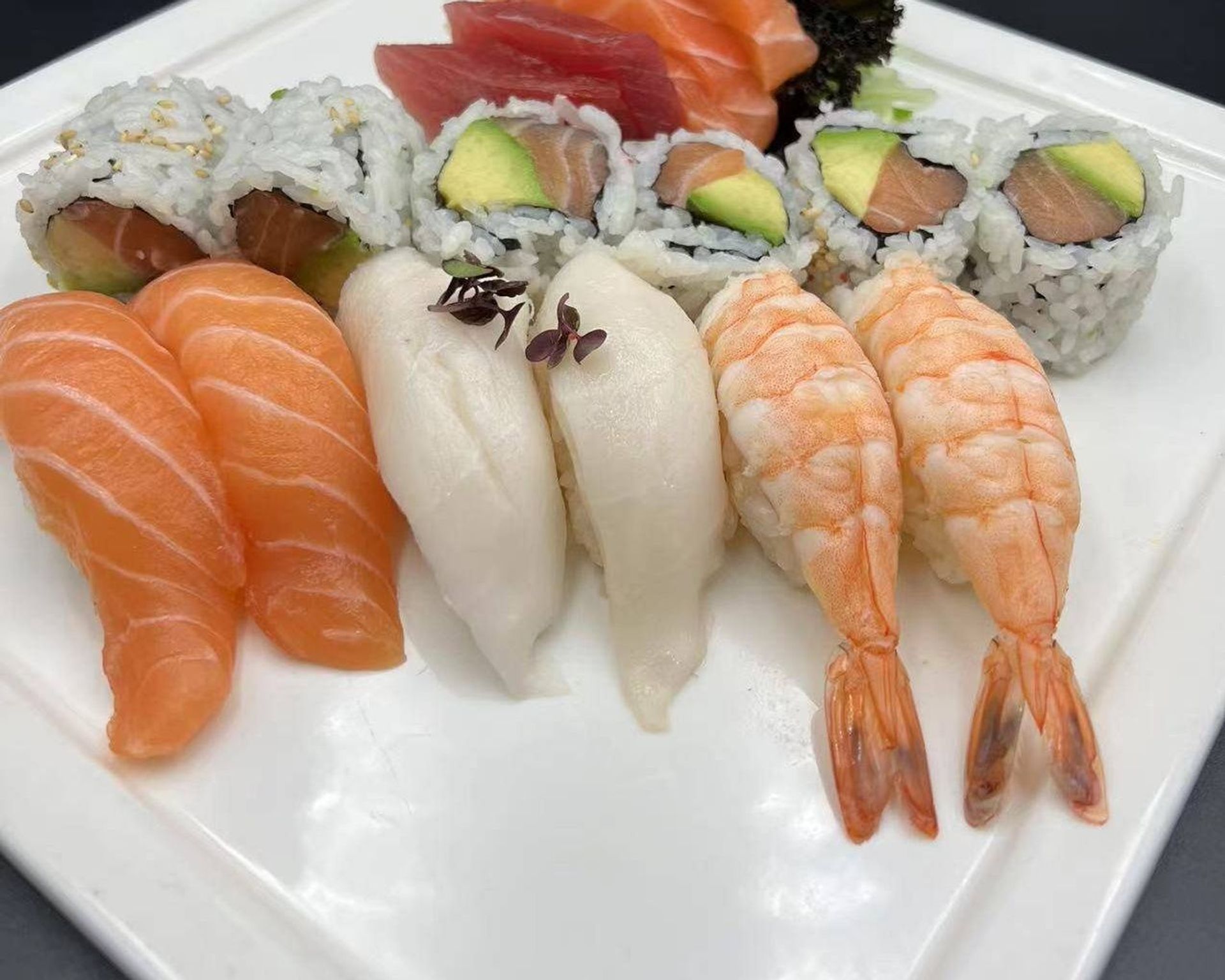 Sushi Sashimi For 1 (17pcs)