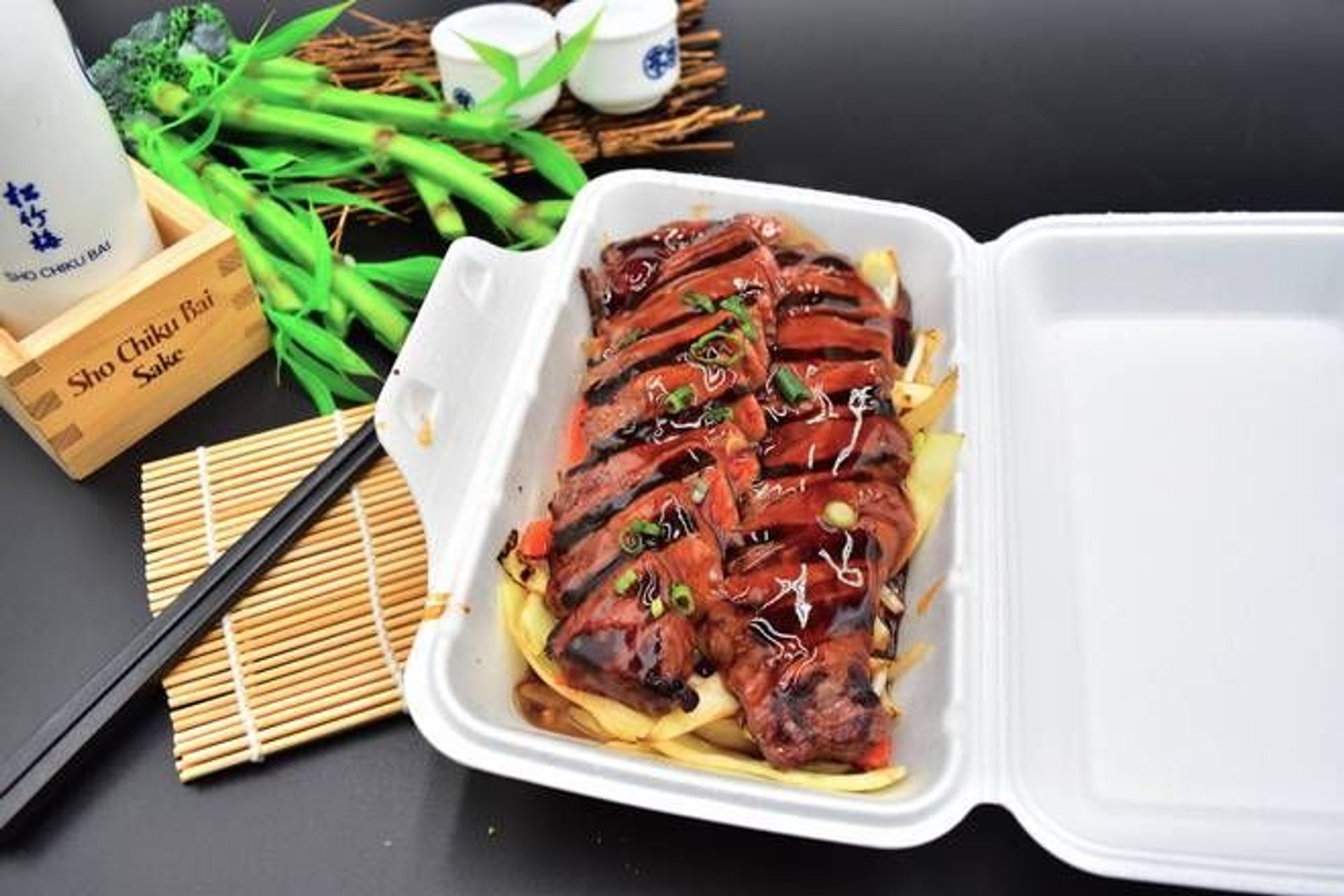 H12 Beef Teriyaki Dinner Plate