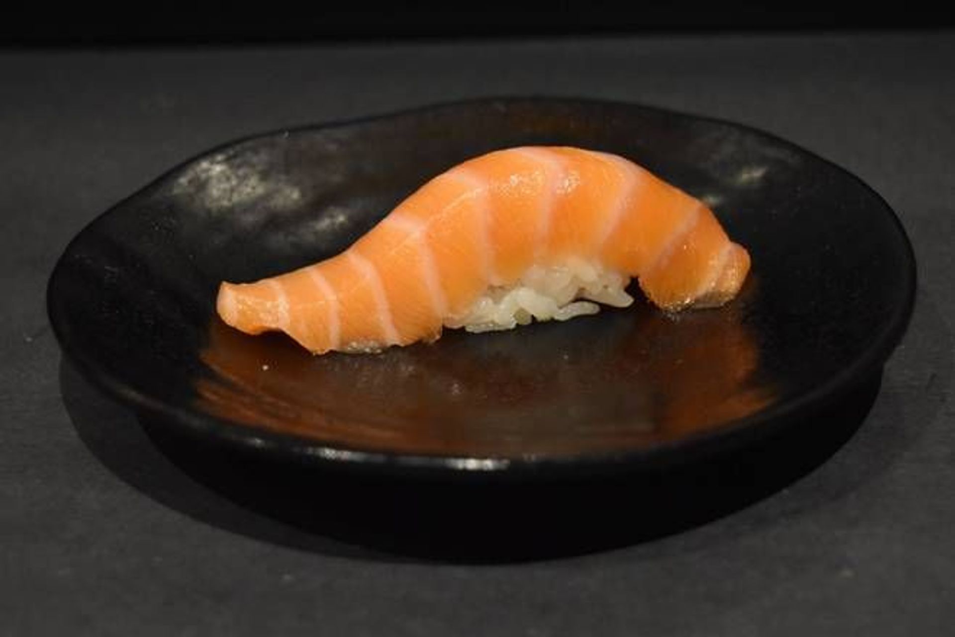 D19 Salmon Sushi Nigiri