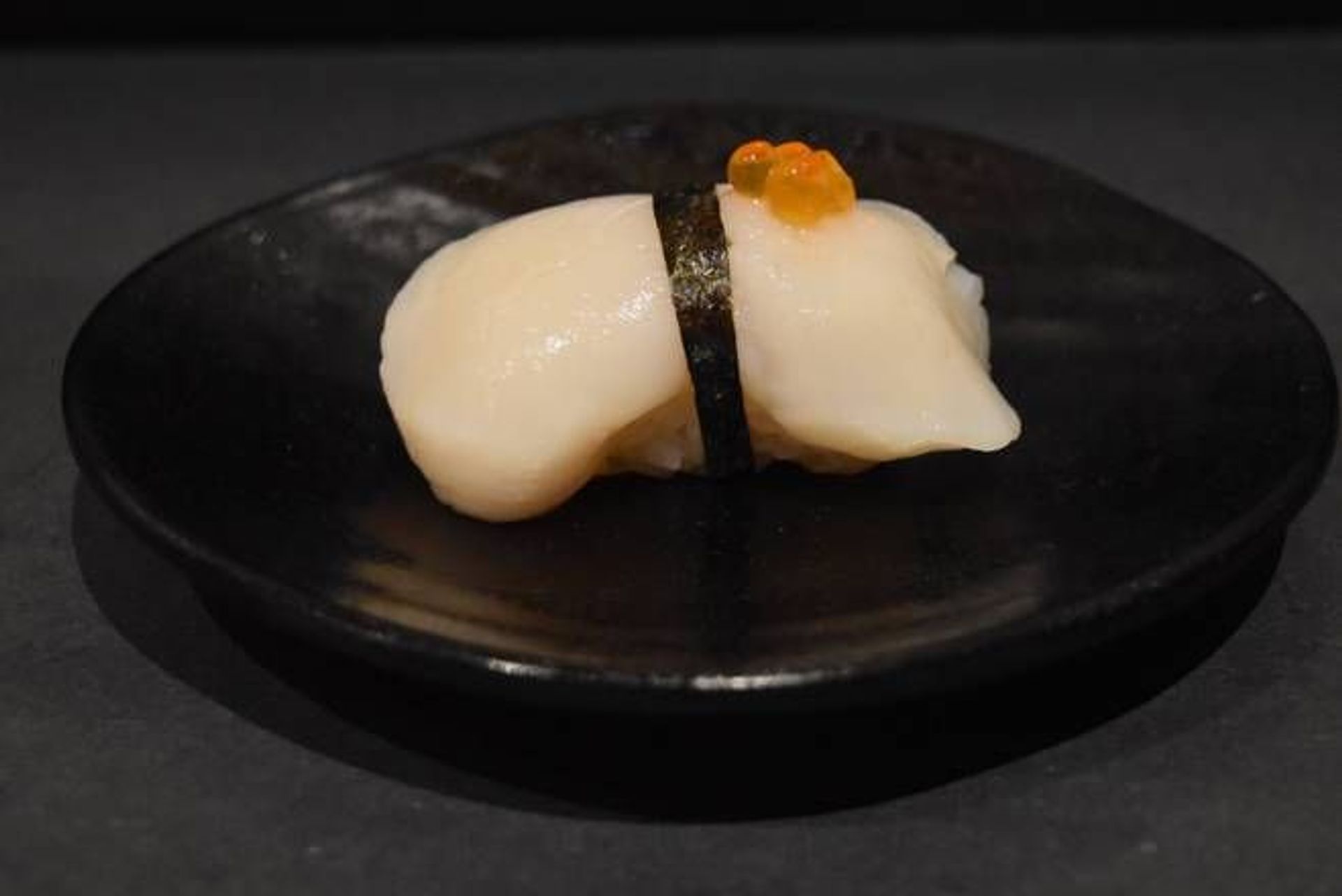 D37 Scallop Sushi Nigiri