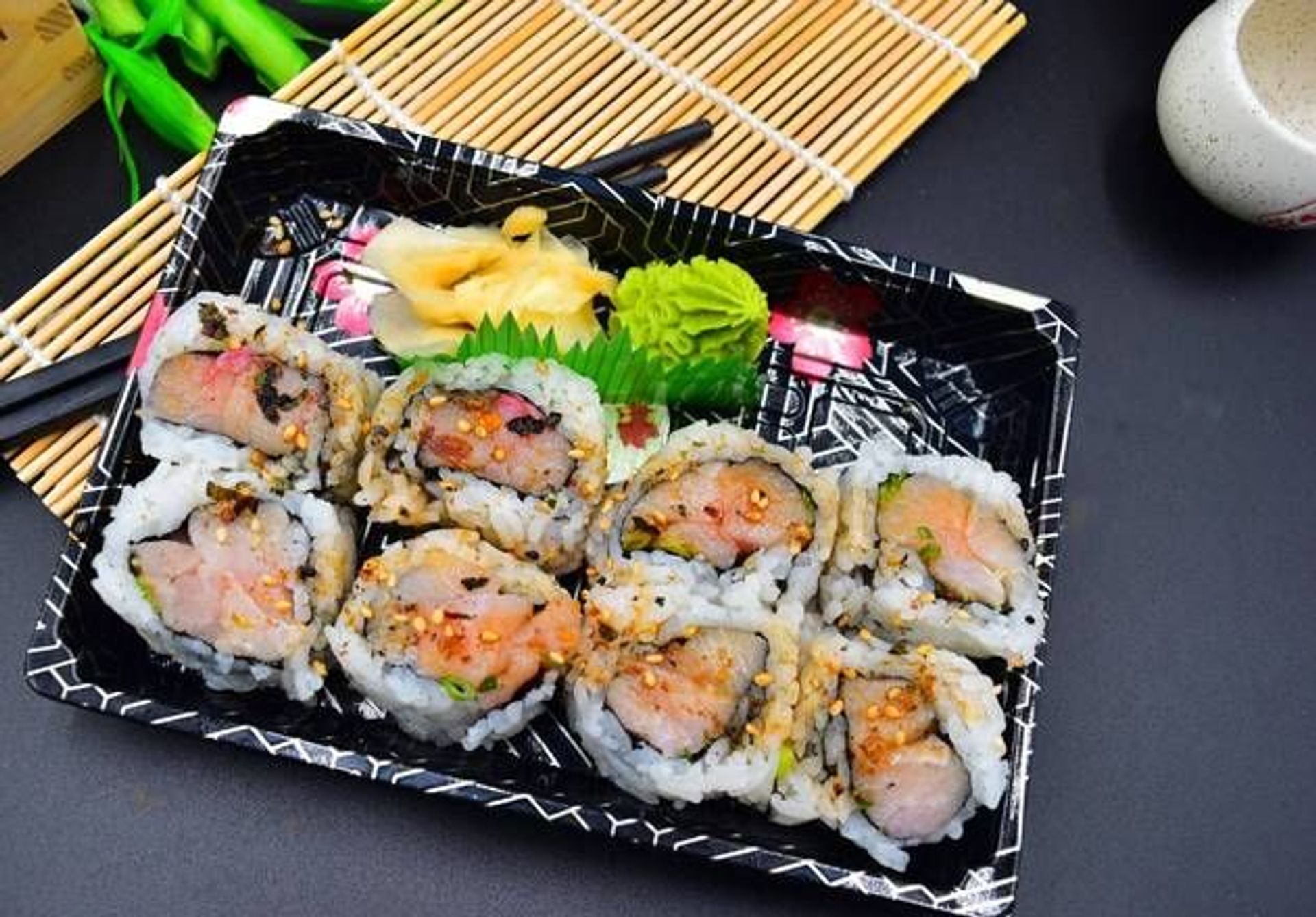 C16. Hamachi Negi Maki