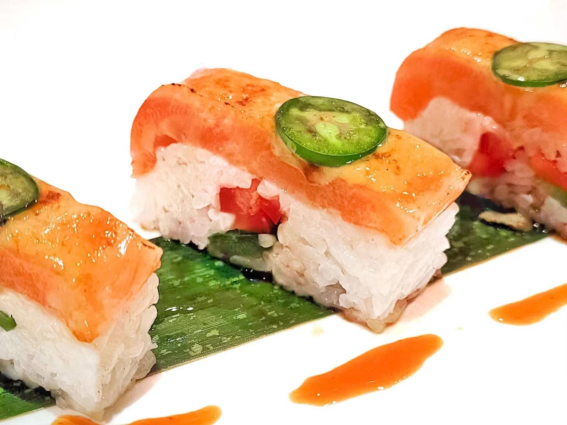 Hako Salmon Sushi (10pc)