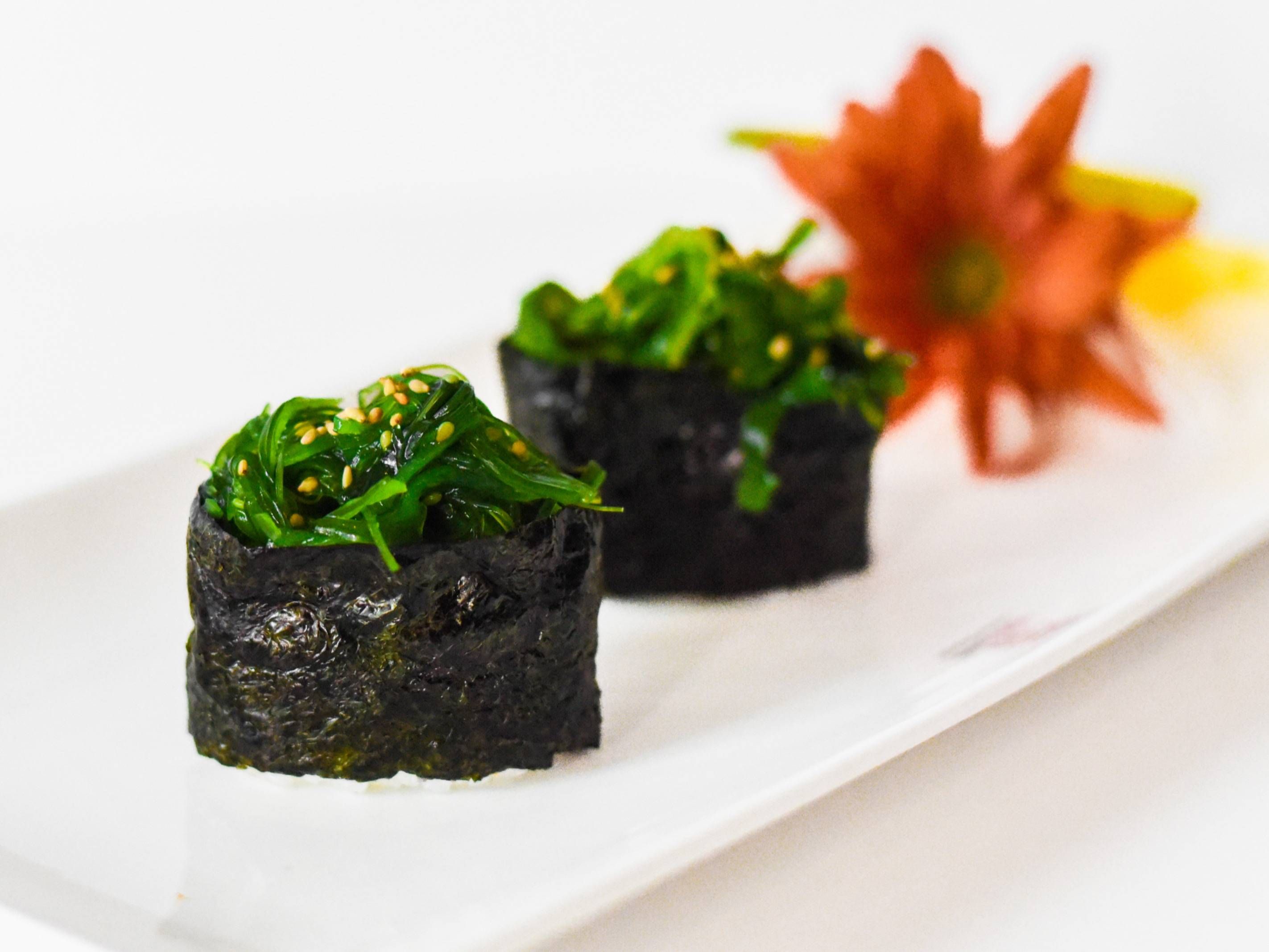 Seaweed Salad Sushi (Two Pieces)