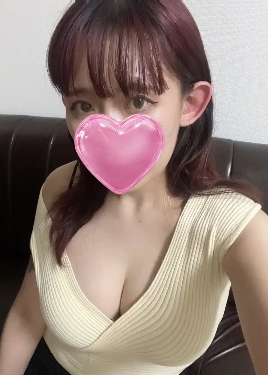 真田かおり ｜ 【新宿店・初台店・東新宿店 ワンルーム型 メンズエステ】Aroma LaLuna〜アロマ ラルーナ〜 新宿のワンルーム型個室高級メンズエステ】 Aroma LaLuna〜アロマ ラルーナ〜
