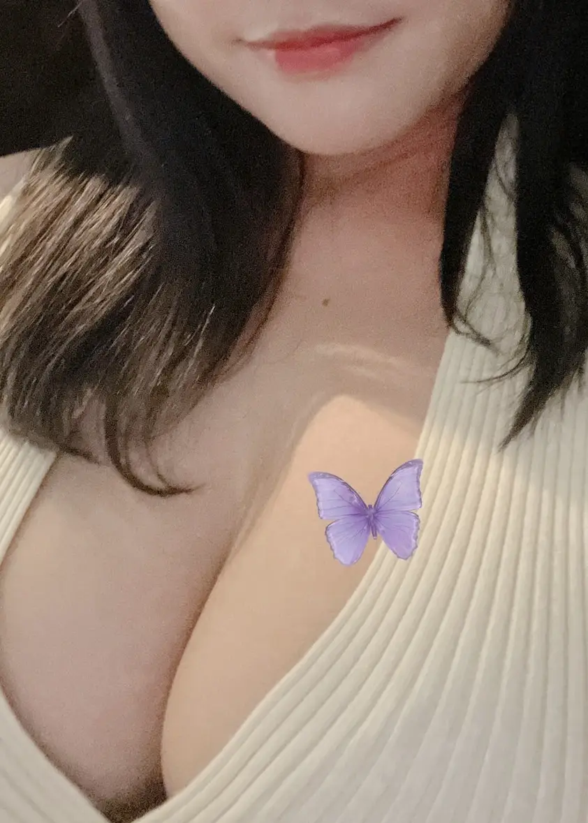 星乃しいな ｜ 【新宿店・初台店・東新宿店 ワンルーム型 メンズエステ】Aroma LaLuna〜アロマ ラルーナ〜 新宿のワンルーム型個室高級メンズエステ】 Aroma LaLuna〜アロマ ラルーナ〜