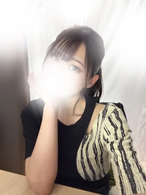 神崎めるさんのプロフィール|梅田ルーム&出張・メンズエステ|Richesse Spa~リシェスパ~