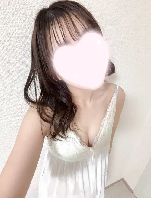 小夏なこ〜愛嬌抜群 | セラピスト一覧 | 草津駅5分!SWEET ROSE(スイートロゼ)草津・滋賀メンズエステ 完全個室の大人の空間