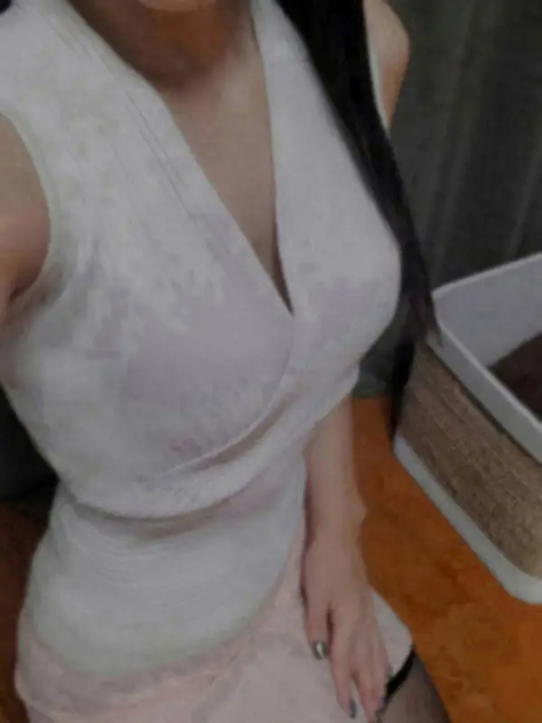 青山みほさんのプロフィール|港区で生活をする美しい、スタイル、美貌、そして内面も磨き上げたセレブな美女を厳選しています。|東京セレブ美魔女倶楽部