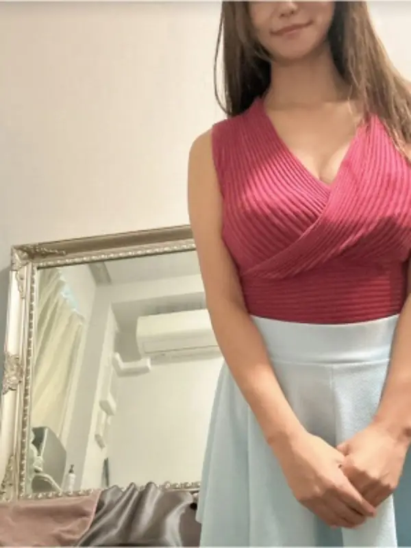 松山ひなの【Xあり】さんのプロフィール｜大人の女性による、寛容力と包容力のある美蝶が戯れる、高級店でのサービスを✨ずば抜けた才覚をもつｾﾗﾋﾟｽﾄによる究極の施術を受けることができる、90分コースをぜひご堪能ください。｜東京目黒高級セレブ熟女