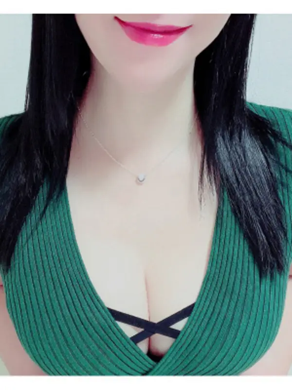 八神このみさんのプロフィール｜大人の女性による、寛容力と包容力のある美蝶が戯れる、高級店でのサービスを✨ずば抜けた才覚をもつｾﾗﾋﾟｽﾄによる究極の施術を受けることができる、90分コースをぜひご堪能ください。｜東京目黒高級セレブ熟女