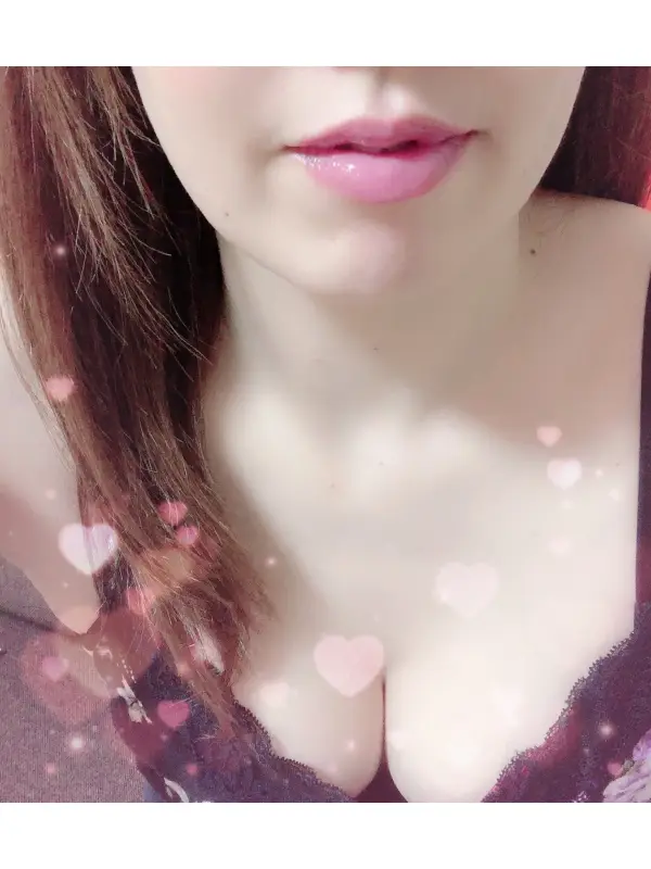 秋山すずかさんのプロフィール|大人の女性による、寛容力と包容力のある美蝶が戯れる、高級店でのサービスを✨ずば抜けた才覚をもつセラピストによる究極の施術を受けることができる、90分コースをぜひご堪能ください。|東京目黒高級セレブ熟女