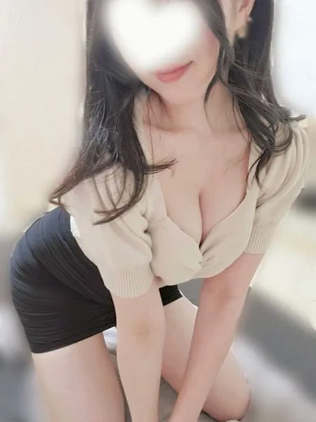 セラピスト「水野さん」のプロフィール 立川/八王子/国分寺/徒歩3~6分 Luxe Aroma(ラグゼアロマ) 都心に負けない濃密な施術を